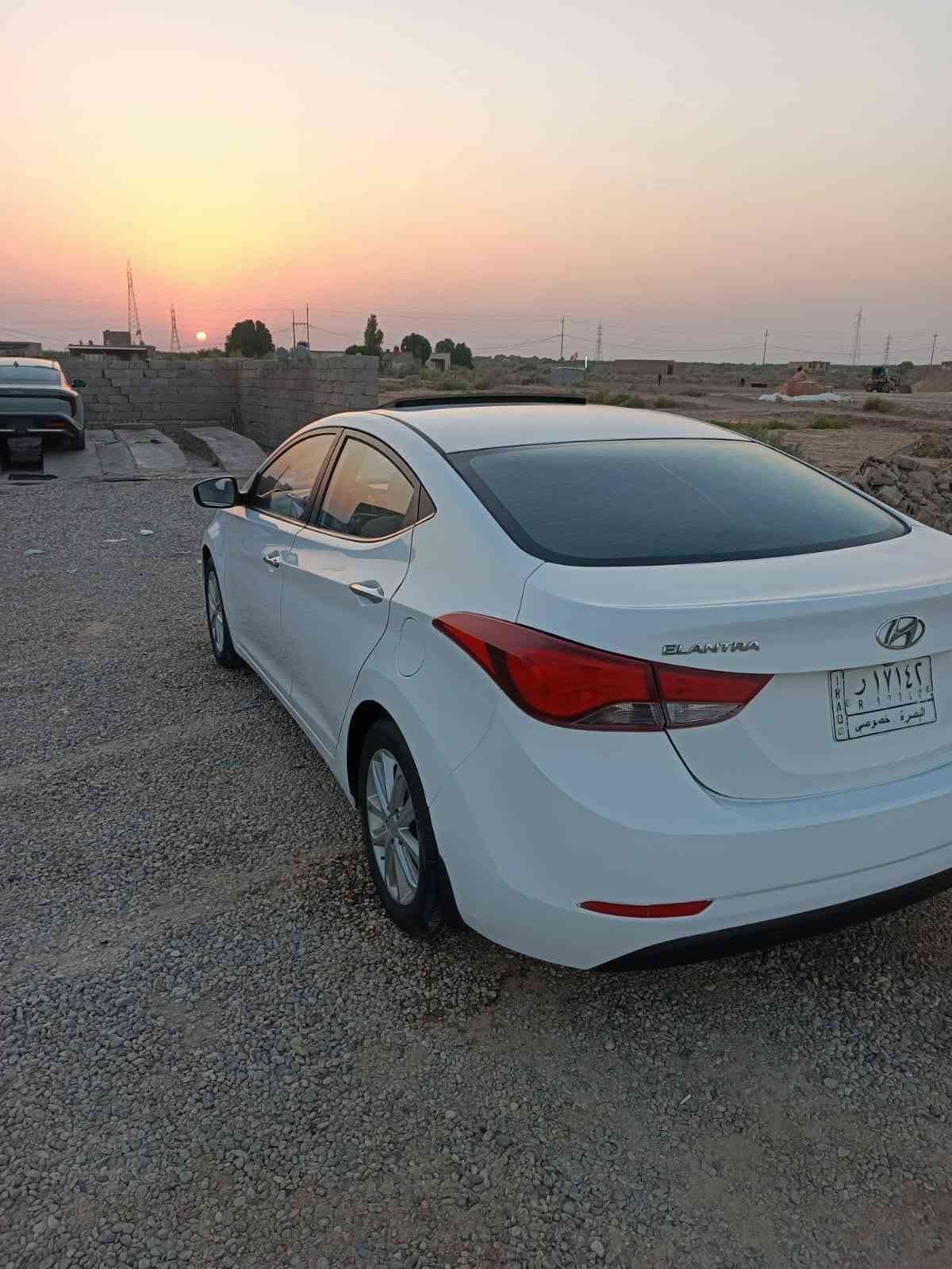 السلام عليكم هونداي النترا 2016 وارد خليجي حره تحويل مشروع وطني بيها رشه جاملق الخلفي السياره كفاله من البارد والفتح والتبديل جاهزه من كل شيء فول مواصفات محرك 1800 مكان السياره ناصريه الاستفسار عن الرقم,/*********** السعر 125 وبيها مجال
