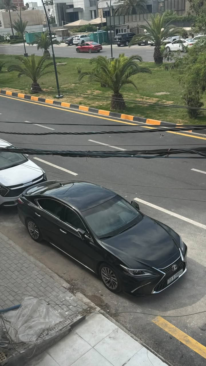 لكزس ES350 • ٢٠٢٣ • رقم بغداد