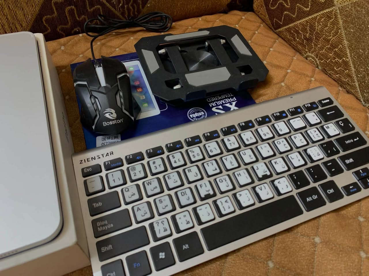 ما متواجد فيس ابد ابد فقط اتصال او واتساب
(***********) عنواني بغداد البلديات توصيل متوفر ايباد 11 برو ذاكره (256) حجم 11 الجيل الثاني  ببجي 120 فريم جهاز بلادي فول نضافه99/100 جهاز بلادي ما مفتوح 
ملحقاته 1-كارتونه 2- لاصق حمايه3-قلم يدعن راحه اليد4-كيبورد5- توصاله الاصليه6-ستاند اصلي 7-ماوس الاصلي
سعر معا كافه المحلقات720
