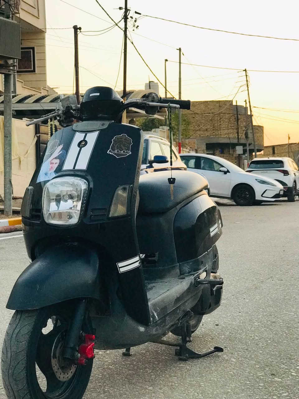 السلام عليكم ماكس بوليسي جديده كله بلاديه ما صارلي ٢٠ يوم من نزلته من الرمبه بلادي كله من الطول للطول موجود بيه اوراق ومكاتبه كامله مكمله  مكاني بابل حله مركز رقم التلفون ***********
