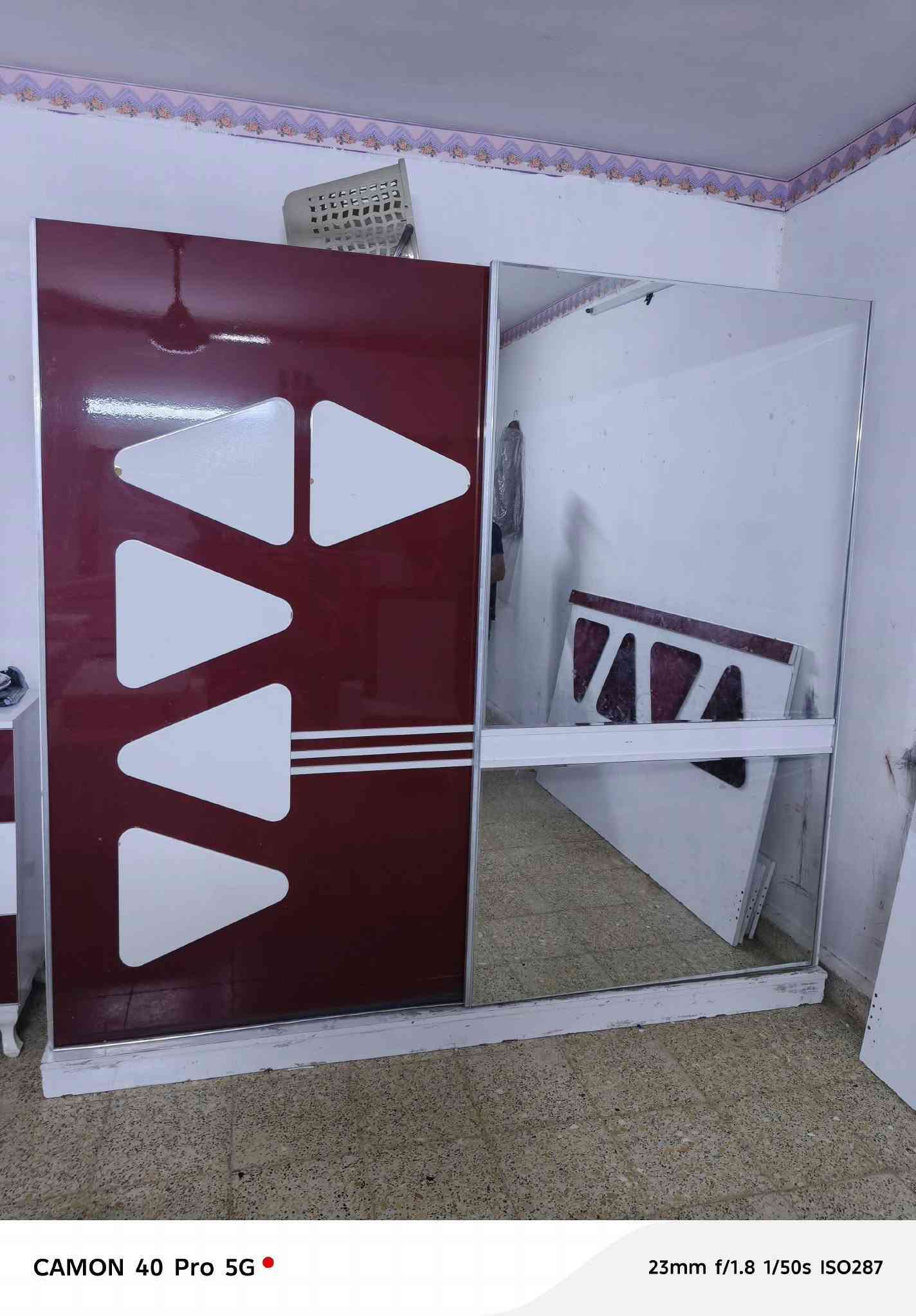 غرفة نوم • بدون تفاصيل • كامون 40 برو