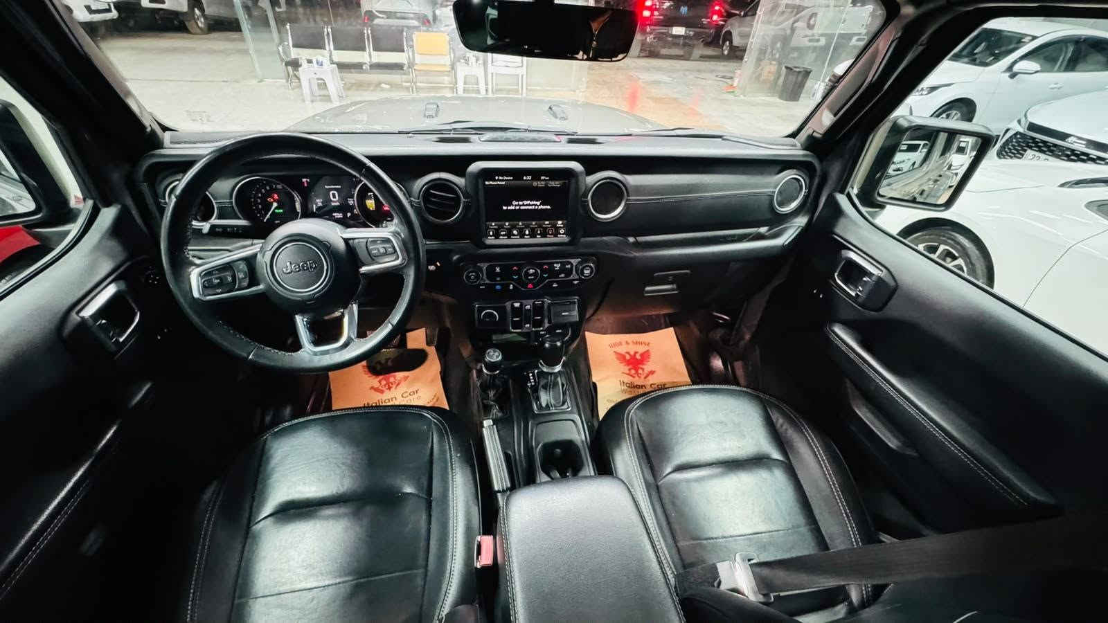 جێب سەحارا  Jeep wrangler 2023 HEV. 
فول مواصفات. ڕەنگ سمنتی. دوو دەرگای بۆیاغە.
تەنیا  ٦٨ مایل ڕۆیشتووە. دەبل اکسل. 4X4
سعر تەنیا ٢٧٠ ورقە.  موبایل   ***********
مكان : أربيل.   ١٠٠ متری معرض تۆپ کارس أربيل, العراق

نص مكتوب في الصور:
- TOP CARS