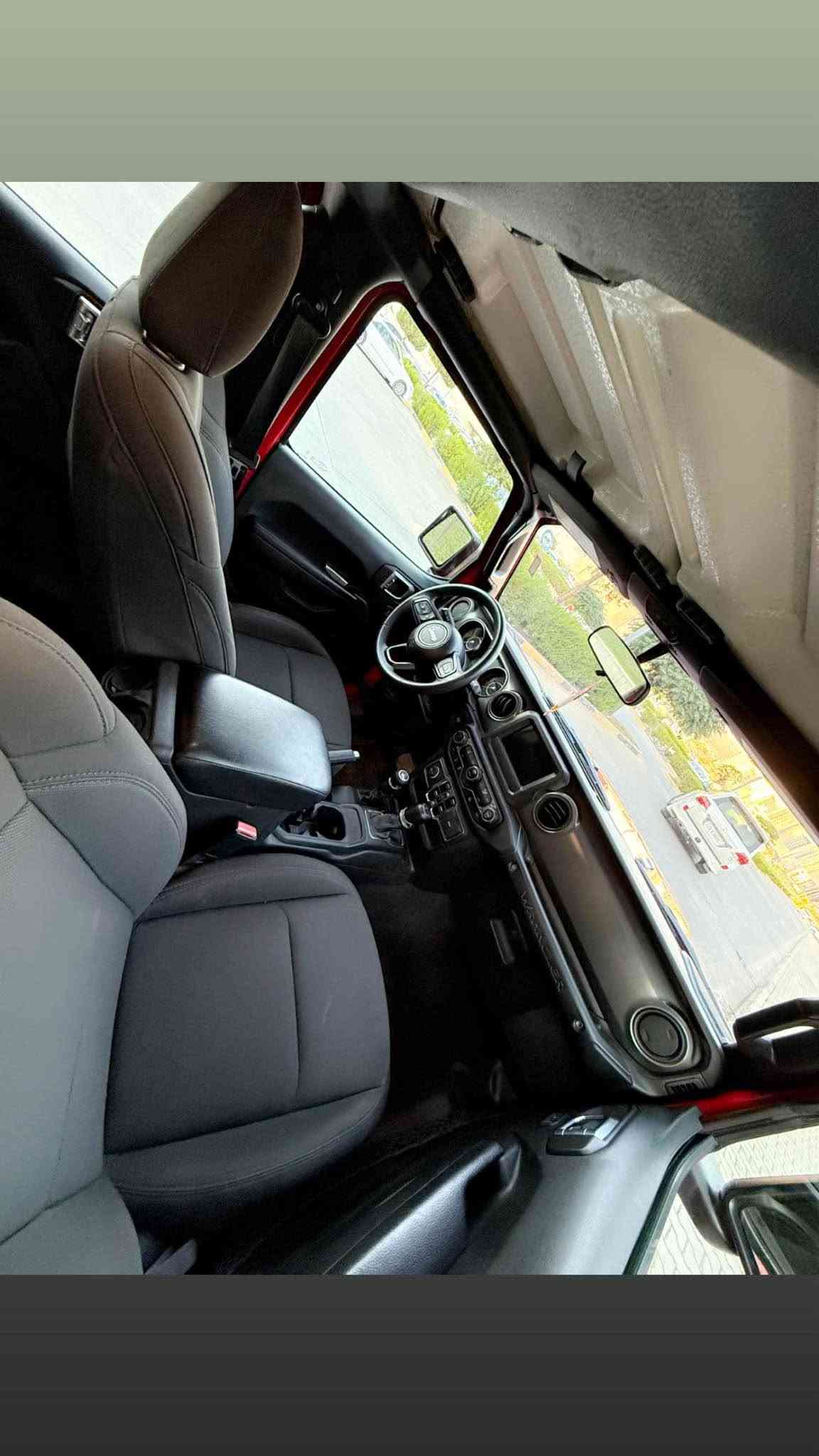 Jeep Wrangler 2023
جێب ڕانگلەر ٢٠٢٣
مواسەفات سپۆرت
‏٢٩٠٠٠ mile ڕۆشتووە
چوار بستۆن و تۆربۆ
دەبڵ ئەکسل
بەصمە تەحدید سورعە
شاشە و کامێرا
پێشی کەپسە و هەردوو چەمەلەغی دواوەی تەنها کەڤەری گۆڕاوە
گێڕ و مەکینە و دەبڵ ئەکسلی بەشەرت 
٢١٥ گەڵا و کەمێک معامەلە
*********** السليمانية, العراق
