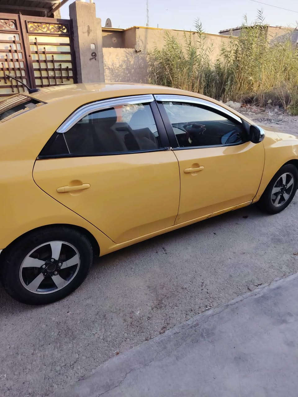 السلام عليكم كيا فورتي2010 وارد أمريكي 
بسمي تحويل مباشر رقم ديالى الدولي
السيارة خير من الله مكينه جديدة قبل شهر شديتها
حدادية 80‎%‎
منضومة غاز
 السعر75 وبيها مجال
المكان بغداد سلمان باك
وباقي التفاصل الاتصال بالرقم ***********
