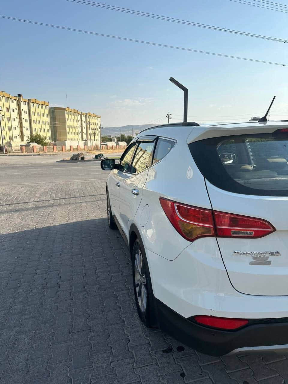 سلام عليكم 
سنتافي موديل ٢٠١٣ 
سياره بدون صبغ وبدون ضرر
ماشيه ٢٢٨
سبعه راكب ثلاث قطع تبريد 
تحكمات كامل سوكان 
كشنات جلد 
شاشه كبيره لمس 
مكان سليمانيه 
سنويه جديده لحد ٢٠٢٩باسمي
***********
