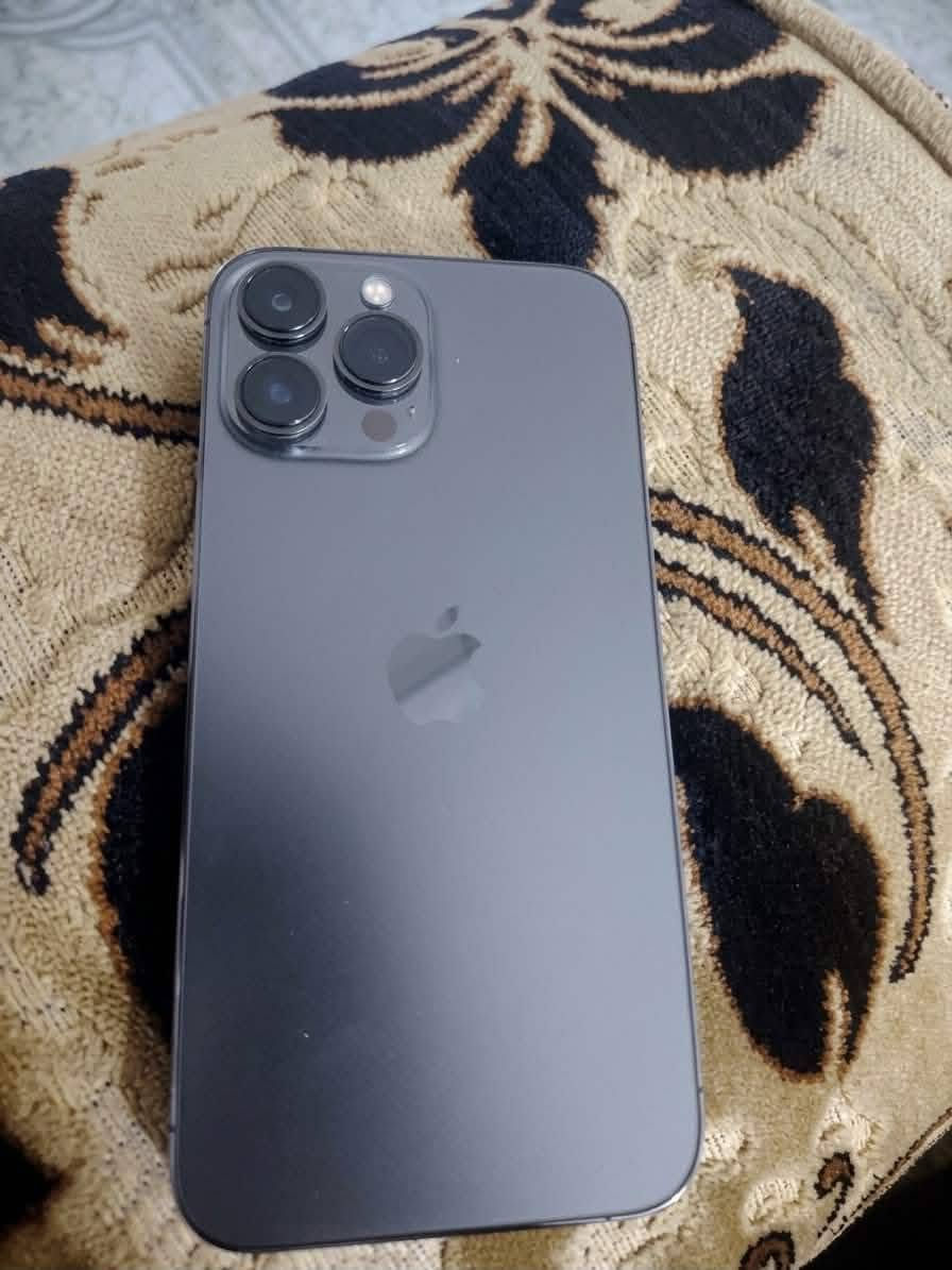 مكلف بل نشرر
١٣ برو ماكس امريكي نضافه ٩٥٪؜ بطاريه ٩٣ جهاز ما مفتوح وكلش نضيف ع فحص سعر ٧٠٠
صاحب جهاز في القائم 
تواصل ع هذا الرقم ***********

نص مكتوب في الصور:
- 9:43 69 4G حالة البطارية والشحن كما هو الحال مع البطاريات القابلة لإعادة الشحن، بطارية الهاتف قابلة للاستهلاك وتصبح أقل فاعلية مع الوقت. معرفة المزيد... ٩٣٪ الحد الأقصى للقدرة هذا قياس لقدرة البطارية مقارنة بقدرتها عندما كانت جديدة. قد تتسبب القدرة المنخفضة بتقليل ساعات الاستخدام بين عملية الشحن والأخرى. أقصى قدرة للأداء ستساعد الأنظمة المضمنة في النظام والمكونات في تخفيف آثار الأداء التي قد تلاحظها أثناء التقدم الكيميائي في عمر بطارية iPhone. شحن البطارية المحسن للحد من استنزاف عمر البطارية، يتعلم الـ iPhone من عادات الشحن اليومية، بحيث ينتظر ولا يتجاوز ٨٠٪ حتى يحين موعد حاجتك إلى استخدامه.
- ٩:٤٢ 4G حول الاسم iPhone إصدار iOS 26.3.1 اسم الطراز iPhone 13 Pro Max رقم الطراز MLEJ3LL/A الرقم التسلسلي TL2R40FK7Y انتهت صلاحية التغطية الأغاني الفيديوهات ٤٢٥ الصور ٤٥٩ التطبيقات ٢٧ السعة ٢٥٦ غ.ب. متوفرة ١٠٠,٢٧ غ.ب. عنوان Wi-Fi 5C:50:D9:D6:15:80
