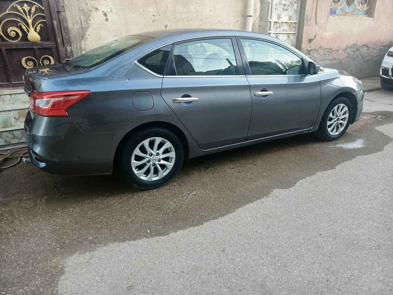 للبيع نيسان سنترا 2018 
مكفولة من كلشي ما عدا بارد بسيط بالبنيد 

**المواصفات:**
- محرك 1800cc مكفول 
- كير مكفول 
- حدادية جديدة 
- 4 تايرات جديدة 
- تبريد ثلج ❄️
- كهربائيات كلها شغالة 100%
- رقم بغداد انكليزي - مشروع وطني 
- سنوية لحد 2030 
- شرط تحويل

**المكان:** الناصرية مركز 
**السعره: 90 ورقه وبيه مجال 
**للاستفسار:** *********** واتساب

ترايك وين ما تريد
