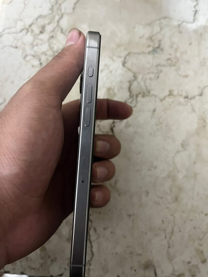 ايفون 15 برو ماكس • نضيف • بطارية مبدله