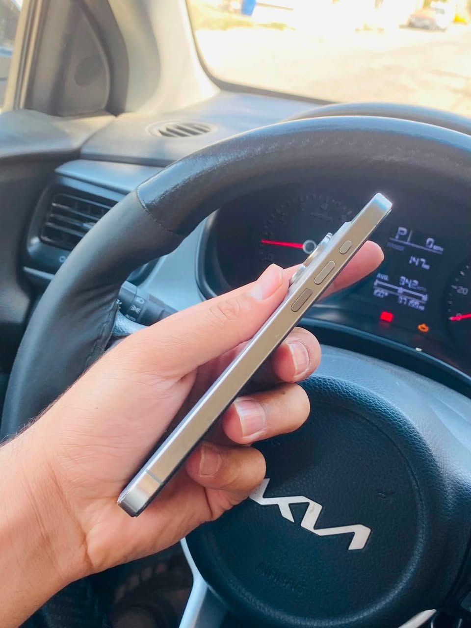 iPhone 15 pro max
ذاكره 256 
بطاريه 98 
نموذج m 
دبل سيمكرت
جهاز كله نورمال شرط حاسبه 
بدون اي خلل كله شرط 
سعره 975 الف 
***********
