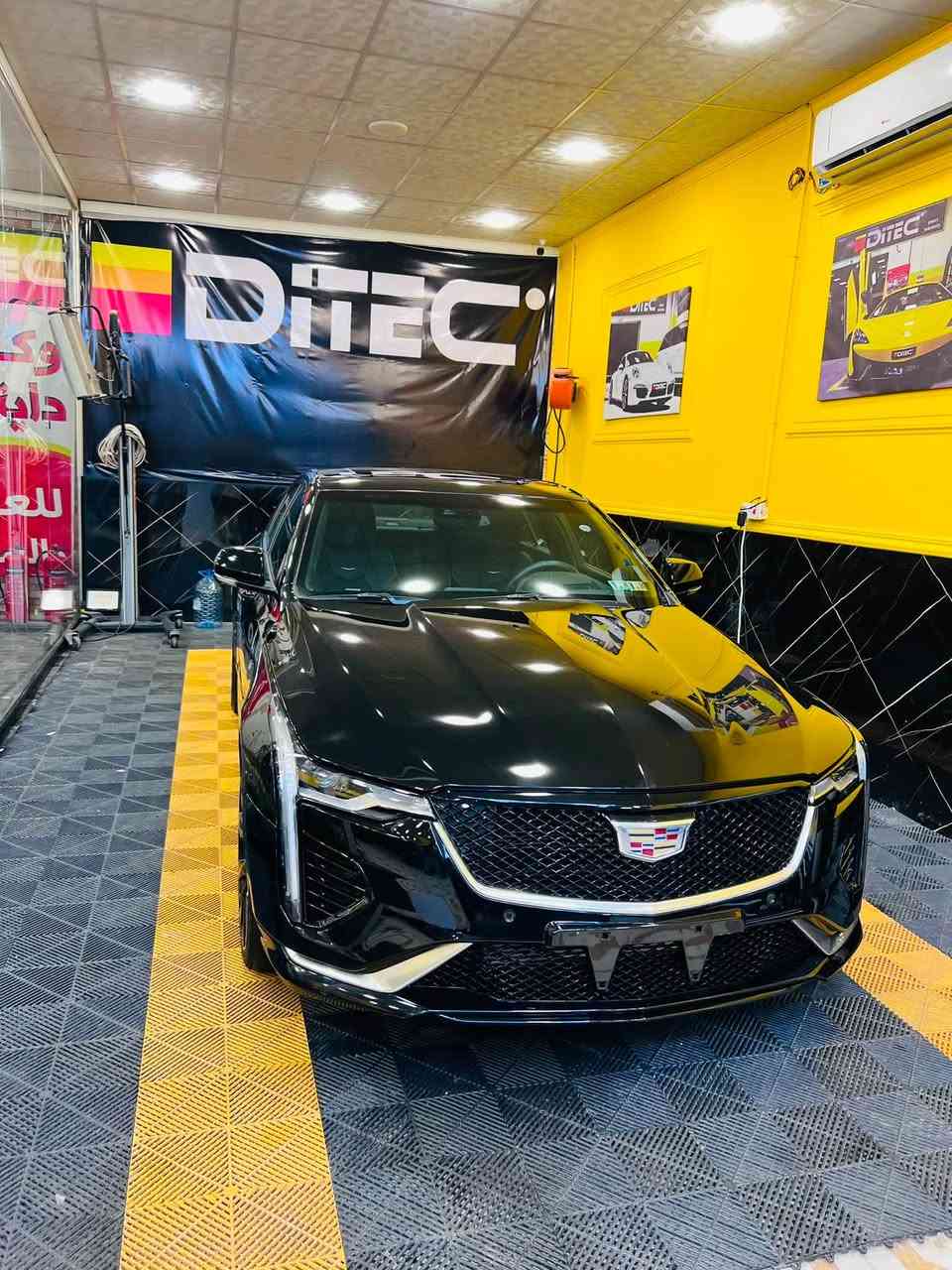 كاديلاك ct 4  2023
فول مواصفات 
حادثه جاملغ امامي بدون دواخل راجع بارد PEDR 
بدون صبغ فقط تكحيل بصيط 
مرقمه رقم بصره السياره جاهزه مابيه نقص 
السعر 193
للتواصل ***********
