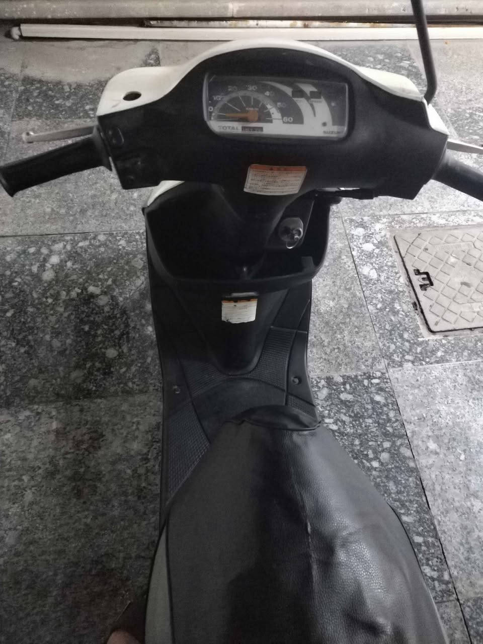 سلام عليكم لبيع دراجه SUZUKI نظيفه جداً كهربائياته كله شغاله سلف لايت أوراق فقط الكفر الكدام بيه شويه كسر موضح بصوره مكاني ميسان اللأتصال:*********** عمارة, ميسان
