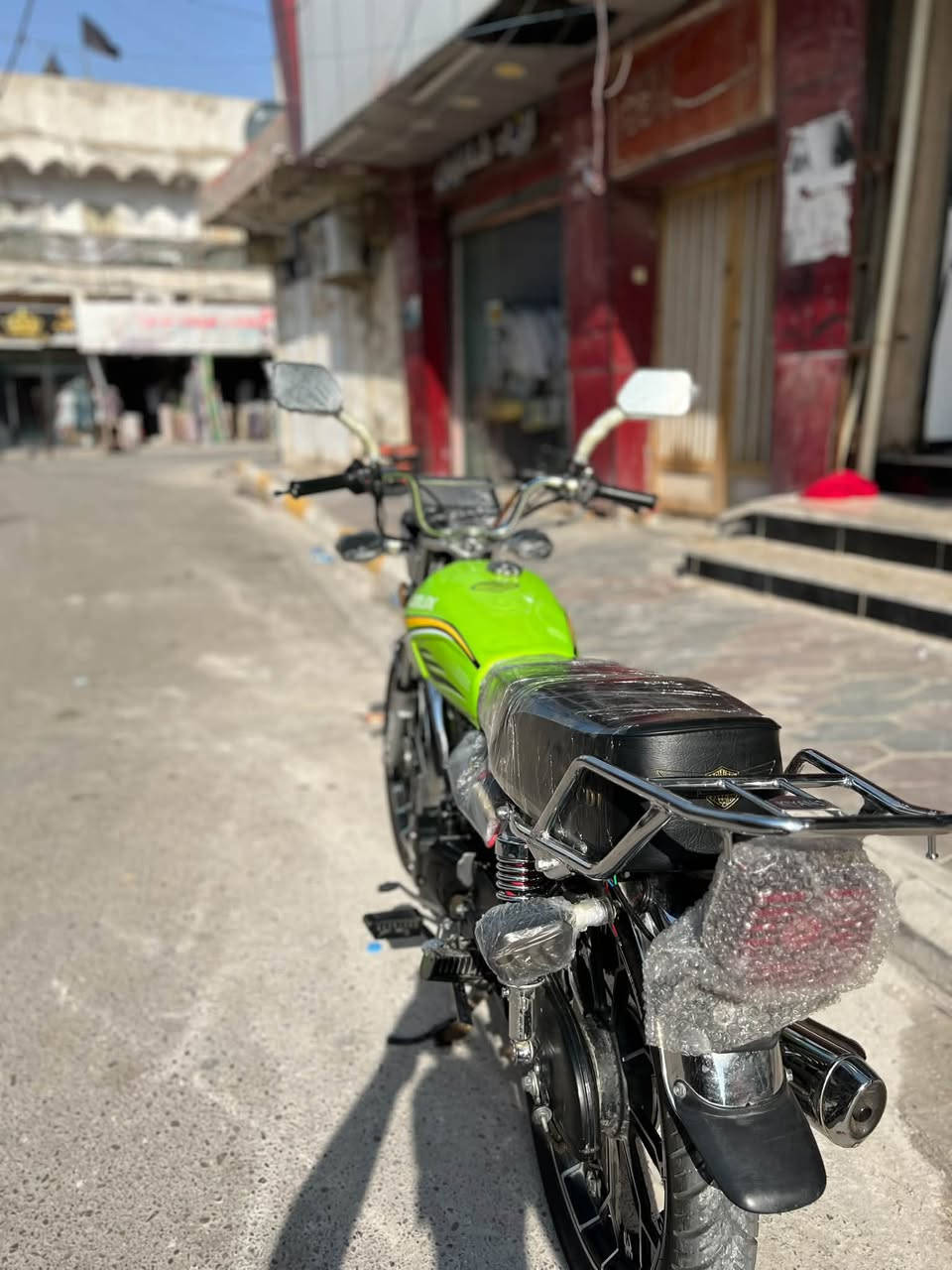 سونك للبيع 
مگينه گفاله عامه شرط من البرغي شرط صبانه ممحطوطه ع المگينه ضاغطة وزنجيل مگينه السودة  بعدها وگاله شرگه 
مگينه 200Cc
مديل 25نازله ب26 نضيفه حيل صارلها 5اشهر نازله من المعرض 
جهاز انذار مال سرقه وقفل وبصمات تشغيل عن بعد وسويجات 
للتواصل (***********)(***********)
