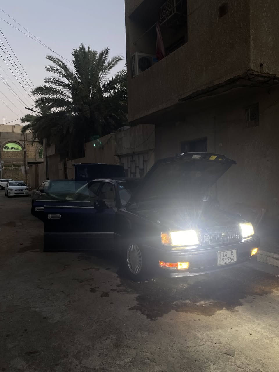 السلام عليكم راس الثور فلات باسمي مكينه 2500 فيفيتي السياره بلاديه بدون ضربه بدون صبغ مكفوله من كلشي السعر 105 وبيها مجال ***********
