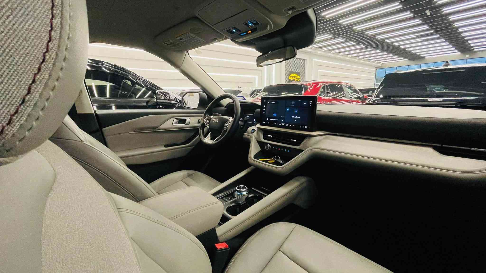 ا 🔥 Ford Explorer Active | 2025 🔥

🤍 لون أبيض، حالة جداً نظيفة وجميلة

🚘 ماشية 24,000 ميل
📸 كاميرا أمامية وخلفية
✨ داخلية نظيفة وعصرية
🔹 صبغ فقط قطعتين
🔹 بابين بيهم ضربة، والضرر خفيف جداً

💰 السعر: $29,300بها مجال

📍 المكان: أربيل
📞 ***********

🔥 للمزيد من المعلومات والفيديو، تواصل معنا
•••••

🔥 Ford Explorer Active | 2025 🔥

🤍 ڕەنگی سپی، دۆخی زۆر جوان و پاک

🚘 24,000 مایل ڕۆیشتووە
📸 کەمێرای پێش و پشتەوە
✨ ناوەوەی پاک و مۆدێرن
🔹 سەبغی تەنها 2 پارچە
🔹 2 دەرگا لێدانی هەیە، بەڵام دەحمەکەی زۆر خەفیفە

💰 نرخ: $29,300 مجال

📍 هەولێر
📞 ***********

🔥 بۆ زانیاری و ڤیدیۆی زیاتر پەیوەندی بکە
