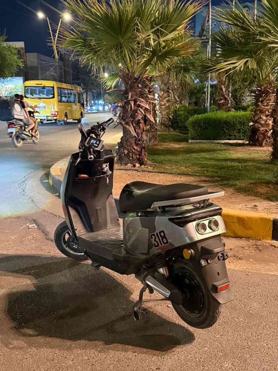 سلام عليكم 
دراجه شحن نظيفه جداً كلشي شغال بيها 
6بطاريات ممصلحه تعال وافحصها للبيع 500
للاستفسار *********** بغداد, العراق
