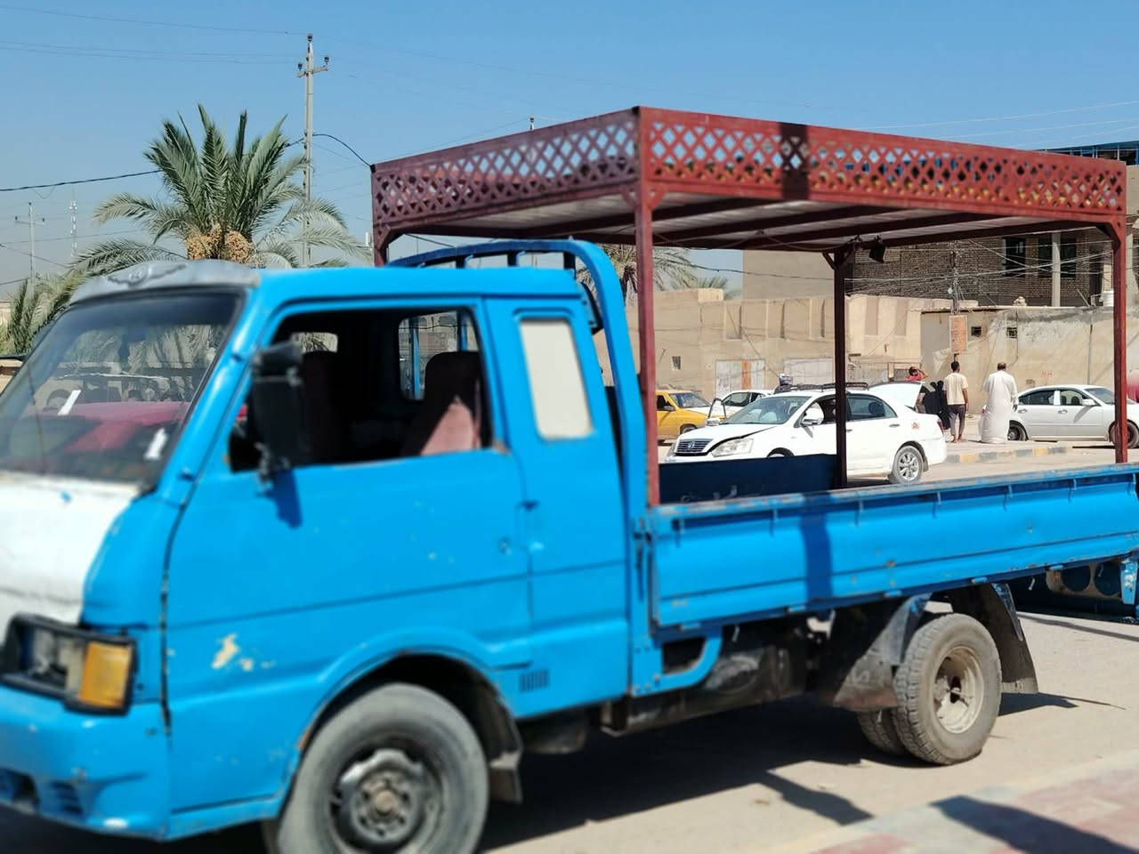 سلام عليكم شباب سياره للبيع مداور ثاني يوم هاذه رقم راعيه سعر 37, وبيه مجال ***********
