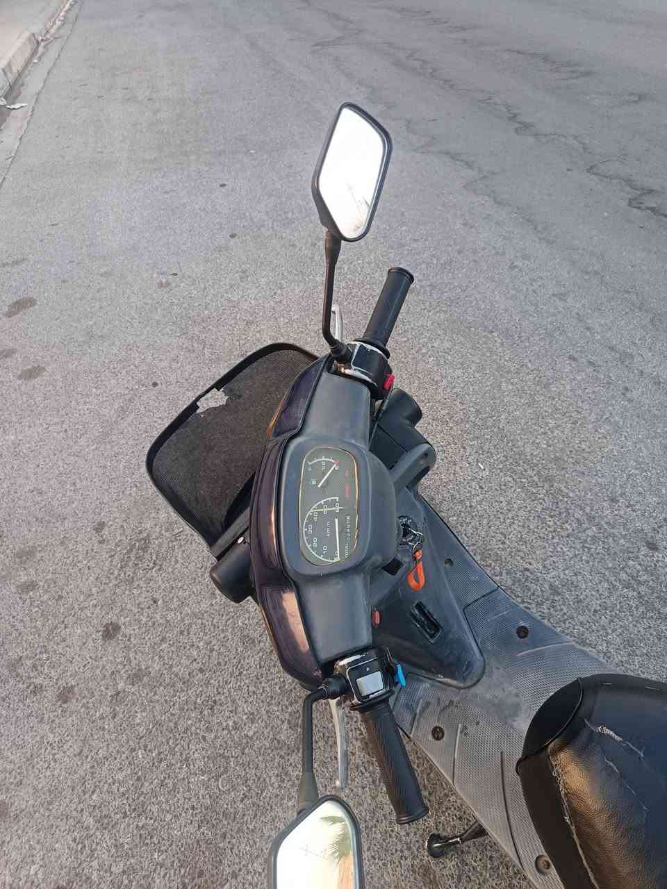 لبيع بزونه نفخ  نقره سلف
عنوان حمدانيه سعر 350بي مجال شراي يتصل ***********
