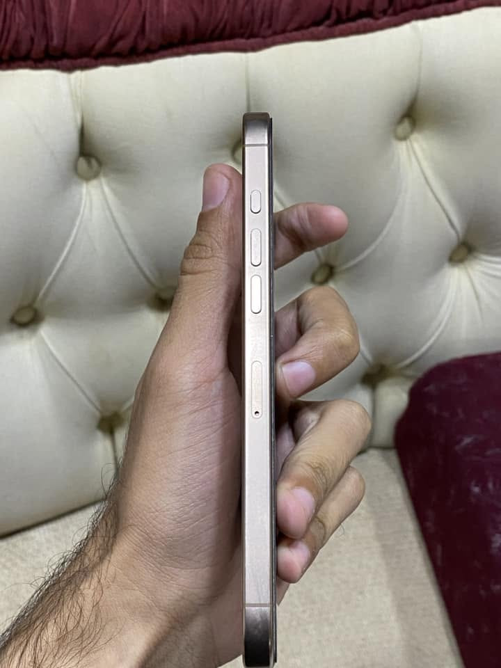 📱 iPhone 16 Pro Max

🔹 الذاكرة: 1 تيرا (1TB)
🔹 الشريحة: دبل SIM2
🔹 الشاشة: 6.9 إنش Super Retina XDR OLED
🔹 المعالج: A18 Pro
🔹 الكاميرات: ثلاثية Pro + LiDAR
🔹 منفذ الشحن: USB-C
🔹 الهيكل: تيتانيوم
🔹 البطارية: تشغيل فيديو لغاية 33 ساعة
🔹 الألوان: تيتانيوم أسود، أبيض، طبيعي، صحراوي
🔹 الجهاز يدعم 5G وFace ID
🔹 الجهاز كامل الملحقات: العلبة + كابل USB-C + الكتيبات
الملاحظه :الجهاز فقط ضهر مكسور اكبر ذاكره دبل سيم كارت 

سعر 1،500،000

***********
