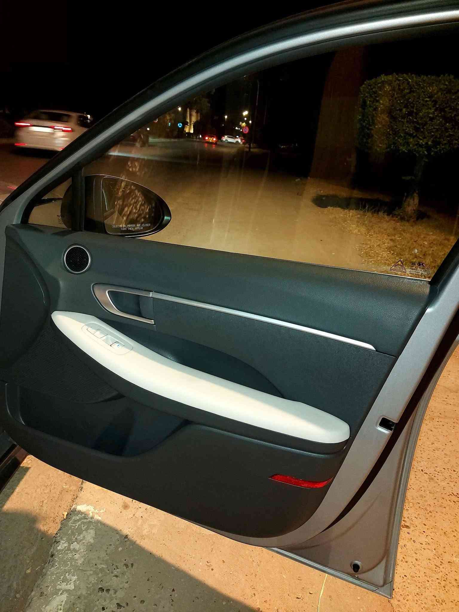 سلام عليكم
Sonata 2023 2.5L SE
السيارة وارد أمريكي حادثها خفيف كلش فقط الجاملغ الأيسر الأمامي معدل و راجع نفسه لا صبغ و لا دواخل و لا أي شيء 
رادار أمامي تفاعلي
رادارت جانبية تفاعلية
رادار خلفي تفاعلي 
المرايات تعتيم ذاتي كلهن 
مثبت سرعة
أوامر صوتية 
نظام خروج عن المسار 
قيادة شبه ذاتية
تحديد مسافة بينها و بين السيارة الأمامها 
Auto start stop engine 
4 وضعيات قيادة 
سايد بريك كهربائي {دگمة}
أوتو هولد 
داخل أبيض 
كامرة خلفية مزدوجة 
بك لايتات لدات
لايت لد و عدسات 4 لكل لايت
شاشة حجم 8 إنج تدعم أبل كار بلي و أندرويد أوتو وايرليس {بدون واير}
السيارة ما بيها أي مسج و لا كلوب مشتعل و نظيفة كلش بالواقع أحلى من الصور أستخدام قليل كلش ماشية 15 ألف ميل فقط السيارة سنوية بأسمي رقمها بغداد حلو و كتلوكاتها و دفاترها كلشي موجود و كلشي جاهز بيها على آخر حباية و بالعافية على الياخذها 
السعر 17,200 دولار 
مكان السيارة - الحلة
للتواصل و الأستفسار أكثر 
***********
