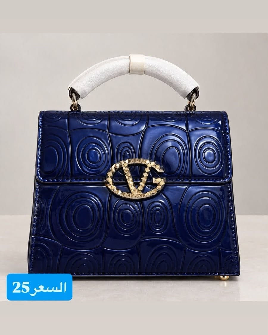 👜✨ عروض الجنط وصلت وبأسعار تخبل! ✨👜
كل الجنط ماستر كوالتي 👌 ✔️ جلد طبيعي
✔️ ماركات فاشن غنية عن التعريف
✔️ موديلات أنيقة وعملية لكل الأذواق
✔️ جودة عالية وأسعار مميزة جداً
🔥 أسعارنا مو موجودة بالسوك مقارنةً بنوع الجنطة وجودتها! 🔥
🎒 وبمناسبة بداية دوام الجامعات والمدارس
سوّينا تخفيضات خاصة حتى تختارين جنطتك الحلوة بسعر يناسبج 💕✨
لا تفوتين العرض 😍
حجز عل الوات ساب او رساله عل الخاص 
***********
الجودة + الماركة + السعر الحلو = عند لمعة بيوتي ✨

نص مكتوب في الصور:
- السعر 25
- السعر 35
- السعر 15
- ماركة فاشن السعر 18
