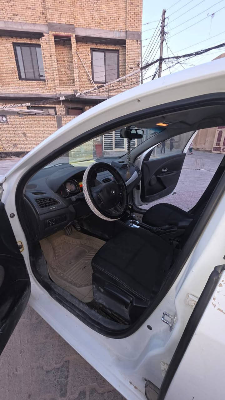 @السلام عليكم سيارة للبيع رينوفلونس ٢٠١٦الگير گايم cvt ابيعها على وضعها  السيارة تشتغل  التبريد الشغال السيارة بأسمي تحويل مباسر ***********
***********
