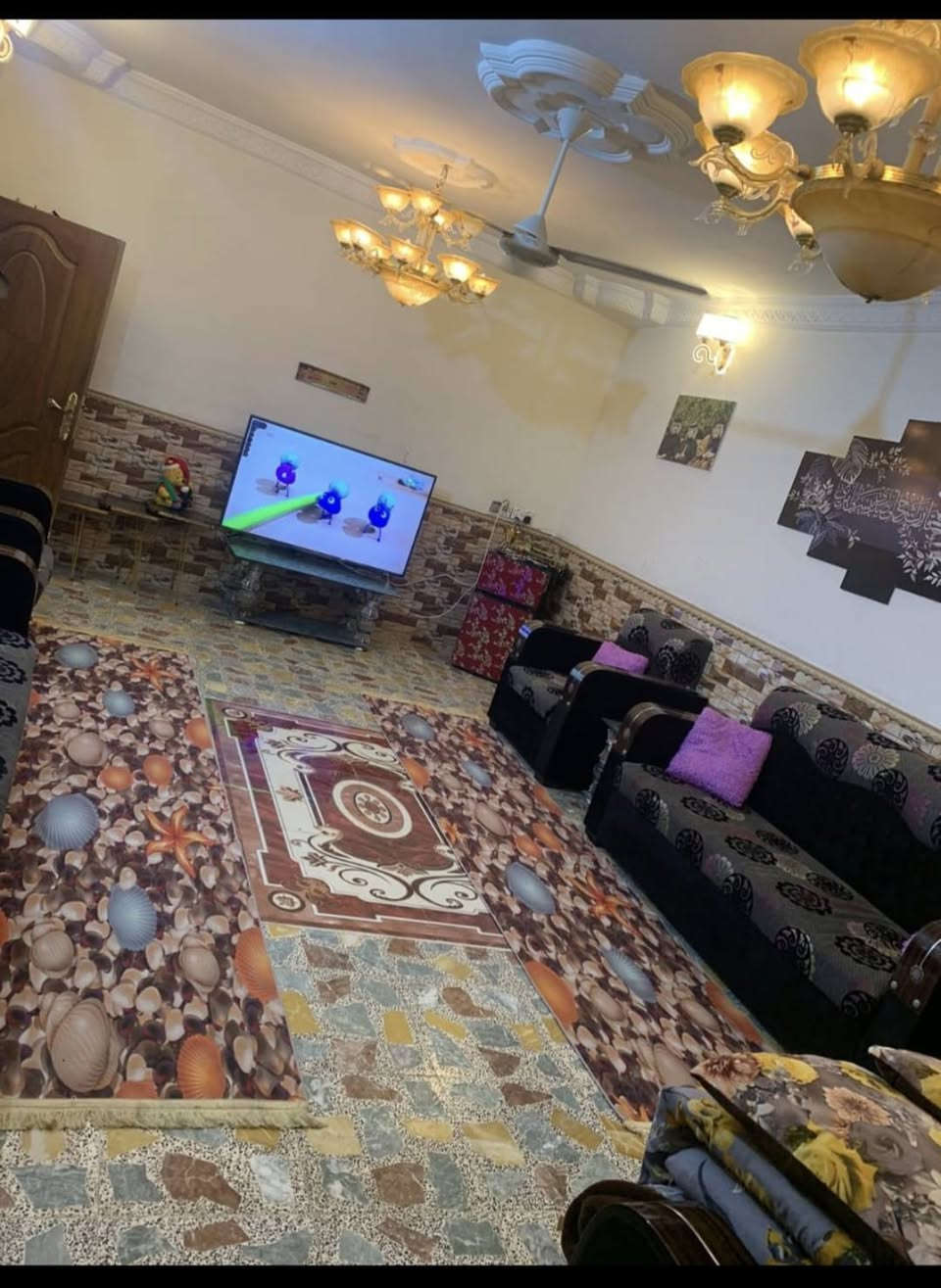 سلام عليكم بيت للبيع للبيع
150 متر الطابق الارضي كراج تواليت خارجي استقبال صاله  وحمام وتواليت وغرفه ومطبخ وترك على عرض البيت 150 متر الطابق الارضي كراج تواليت خارجي استقبال صاله  وحمام وتواليت وغرفه ومطبخ وترك على عرض البيت 
الطابق الثاني غرفتين كبار وحمام وتواليت فوك ومطبخ وسطح طابق ثاني وسطح طاببق ثالث 
العنوان المشتل مجمع فدك مقابيل المعلمين ( المعسكر ) ثاني دربونه عن الشارع العام الرائيسي مجلس البلدي يوجد فديو للبيت  رقم الهاتف ***********
