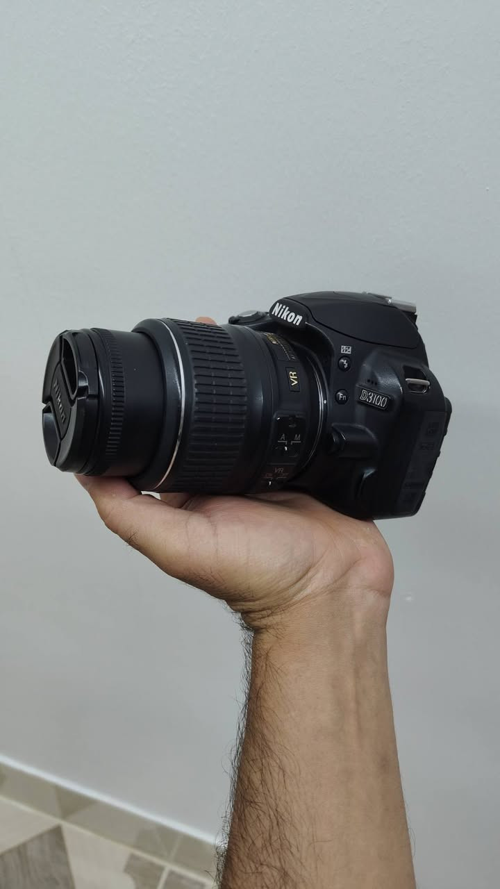 نيكون D3100 • نظيف • كامل العدة