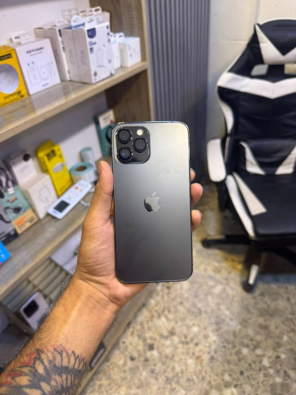 حياكم الله12Pro Max
لون مميز اسود✨
بطارية 81
ذاكرة 256
مبدل شاشة فقط 
وتساب ***********

السعر مناسب375قفل

