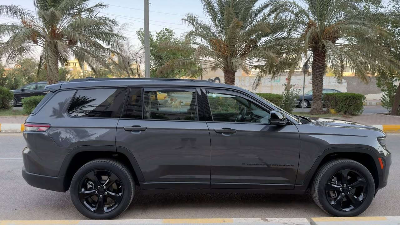 � موديل 2025
🔹 Limited Blacktop
🔹 لون خارجي مميز مع باكج Blacktop 🖤
🔹 دواخل جلد فاخرة
🔹 شاشة وسطية كبيرة
🔹 شحن لاسلكي للموبايل 📱
🔹 تدفئة المقاعد
🔹 تدفئة ستيرن
🔹 كاميرا داخل السيارة
🔹 شفتات على المقود
🔹 رادار أمامي
🔹 نظام مراقبة النقاط العمياء
🔹 جنطة كهربائية فتح وغلق أوتوماتيك
🔹 سقف بانوراما ☀️
🔹 جنوط Blacktop رياضية
🔹 4×4 دفع رباعي
🔹 مساحة واسعة ومريحة للعائلة
🔹 3 صفوف مقاعد 👨‍👩‍👧‍�
🔹 بدون ايرباك
رقم شهداء بغداد 
للتواصل 
***********
***********
