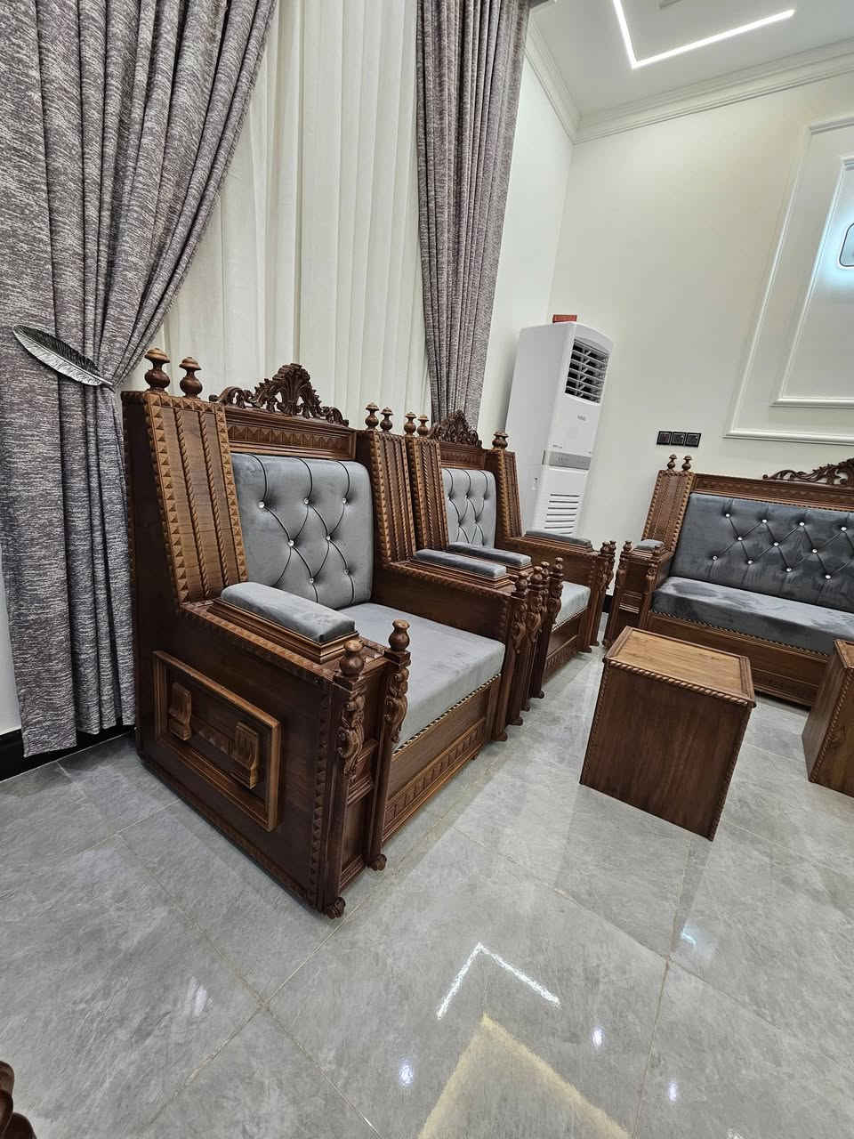👌تم اكمال عمل ديوان  حسب الطلب 
ومتوفر ديوان حسب القياسات حسب الطلب من لون وديكور 
🤲🤲🪵
العنوان/الزبيدية /قرب فلكةالساعة 
للاتصال/***********
