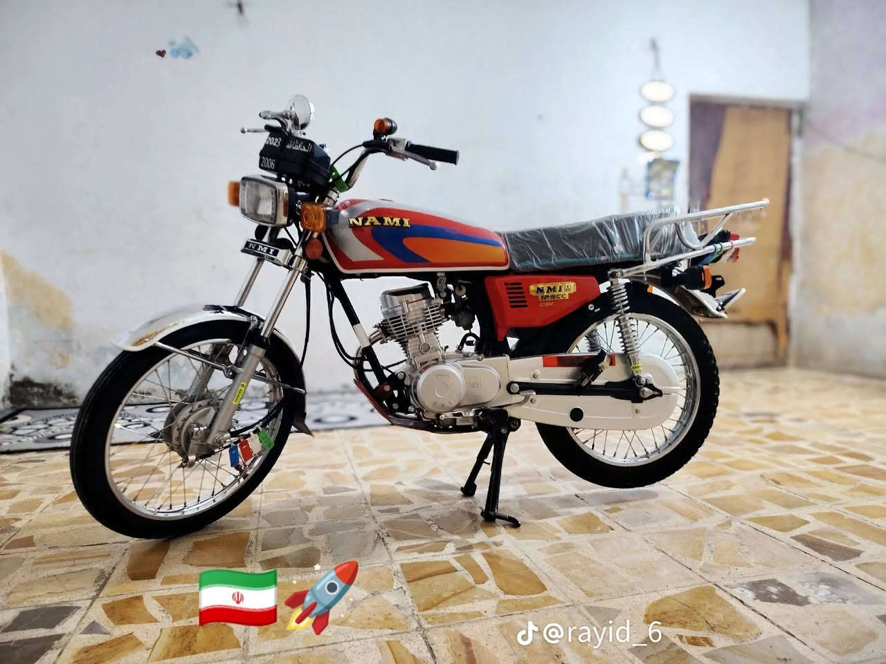 نامه شلامكه موديل 2025 نضيفه كلشي شغال هاذا رقم *********** سعره 700 او بيه مجال

نص مكتوب في الصور:
- ملك الساحه
- @rayid_6
- 23 🪬