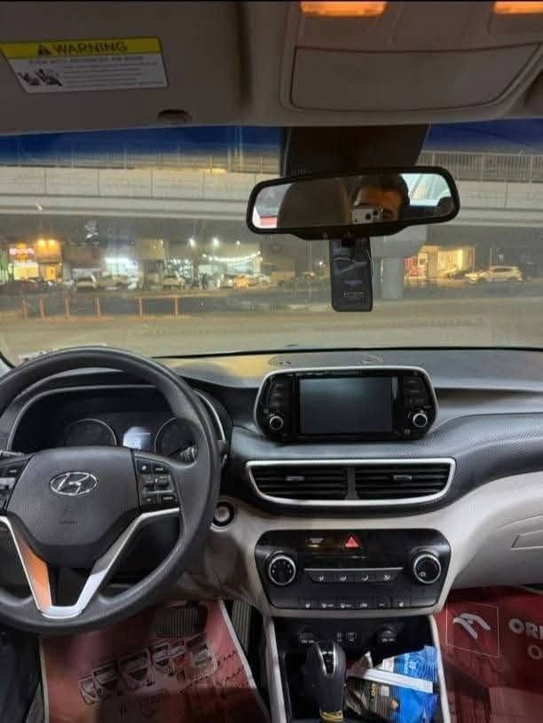 بيع سريع بسعر مناسب ( جديده )
توسان موديل 2019 
فول مواصفات 
بصمه ابوب بصمه تشغيل سايد بريك بصمه كشن كهرباء 
وارد امريكي حادث جنطه  
باسمي تحويل مباشر 
مكان السيارة بغداد
للاستفسار *********** واتساب
