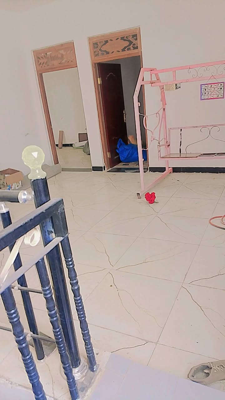 🏠 دار للبيع دولان–📍 الموقع: الديوانية  الاسكان شارع السفير فرع مولده كاظم
 مطلوب  اسكان 36) باليد 45  )

تسديد الشهري194( ملاحظه تغيير كفيل مباشر)

📐 المساحة: 100 متر مربع عرض دولان1مترونص

📄 الطابو: صرف

🔹 تفاصيل الدار:
✅ طابقين–  عكاده الطابق الثاني بناء حديث
الطابق الاول
✅  1غرفه نوم 
✅ 2 مجمعات صحيةداخليه وخارجيه
✅ براني
✅ مطبخ
✅ صالة
✅مناور ثنين جهة المطبخ طوله مترين بمتر  وجهة غرفه النوم 
 منور  3طول وعرضه متر ونص
الطابق الثاني 
✅1مجمع صحي
✅غرفتين كبار 
✅صاله جبيرة
✅درج لسطح وبيتونه
~~~~~~~~~~~~~
#متابعة_الصفحة
#نستقبل_جميع_عروضكم
———————————————————
🔺#للاستفسار الاتصال ع الرقم 
***********‪📲 

  او مراسله واتساب + *********** 📲  
————————————————————— 
🔺صور الطابق الاول
