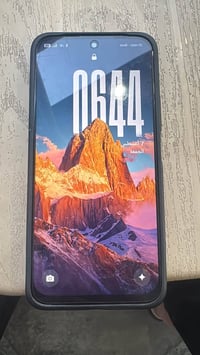 oppo A6X للبيع مستعجل على بيعته الجهاز نضيف كلش ملحقاته كامله كلها ذاك...