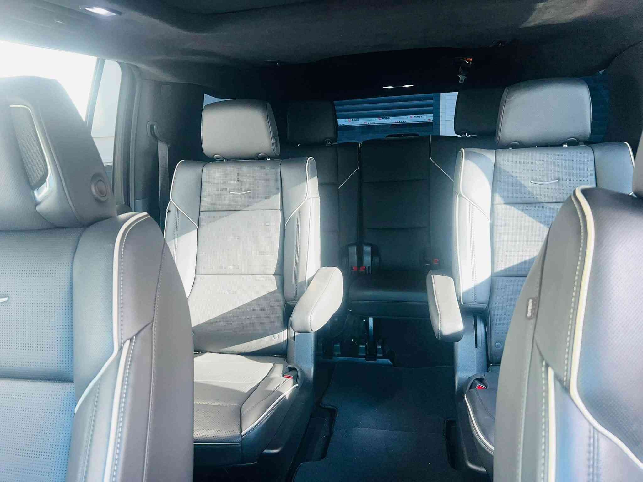 سلام عليكم 
كديلاك موديل2022 بدي طويل suv  بعدها زيرو ماشية 2500 مايل سيارة زيروووو  وارد أمريكي مع رقم مميز ( بغداد) للاستفسار عن السياره مكاني الوزيريه الاتصال ***********
