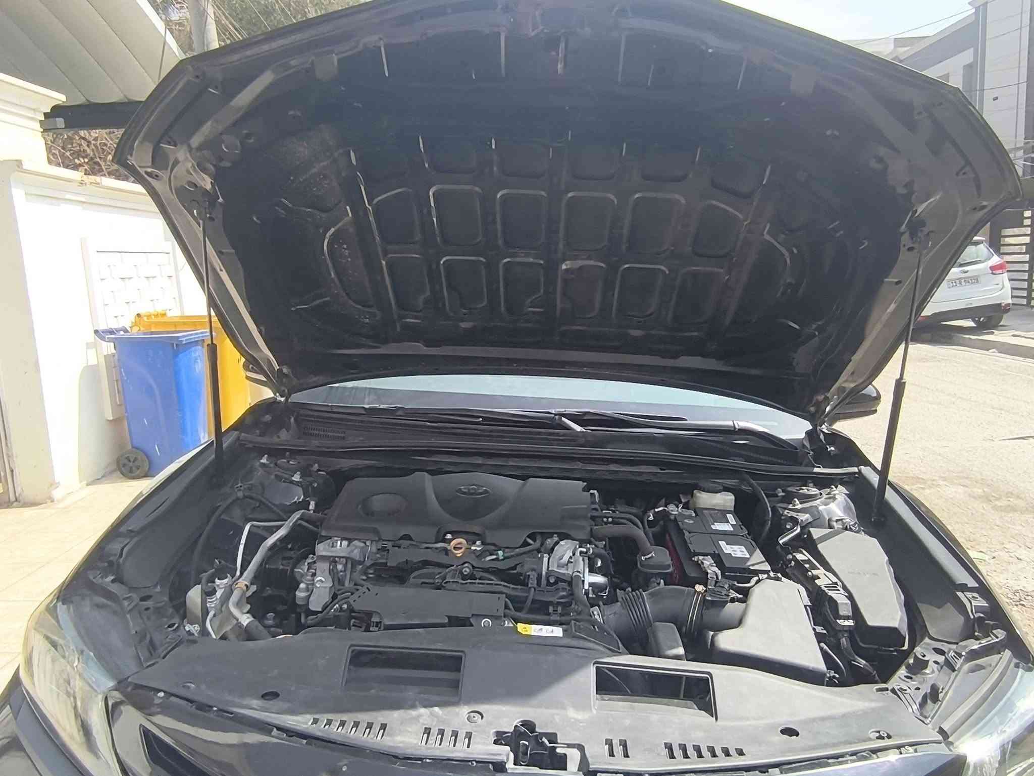 سلام عليكم للبيع سيارة    Camry LEموديل2024 محركهابانزين قوي واقتصادي سعة2.5لتر(2500cc)معناقل حركة اوتوماتيك متطور8سرعات السياره ماشيه 55الف.
حالة الحادث والتصليح بكل امانه(لإبراء الذمه وثقةالمشتري) . السيارة تعرضت الحادث في امريكا وتم تصليحها بعناية بدلت اللغد اليمين بواحد اصلي 100%بلون السياره بدون صبغ وصور الحادث نشرتها ويا الصور.
المواصفات                       
انضمة القياده 3وضعيات مختلفة للقيادة(Ecoللتوفير+Normal للراحة+Sport للأداء الرياضي).الخ

السيارة جاهزه والرقم بغداد (السيارة معوقين بعدلها3سنوات وتتحول.وعندي وكالة عامه مطلقه بيها وجاهز اسويلك وكاله عامه مطلقه بأي وكت يعجبك).

السعر 118ورقه قفل.

المكان/بغدادالعامرية

الرقم/***********.
