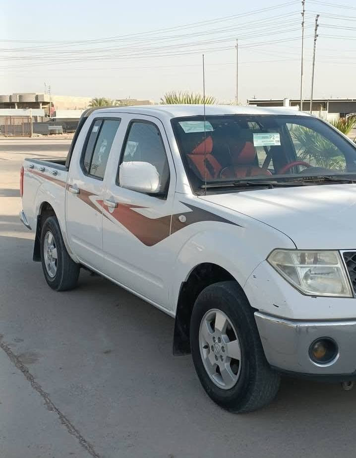 السلام عليكم
بيكم نيفارا 2013 للبيع رقم بصره تحويل ثاني يوم مكينه بلاديه ما مفتوحه السياره كفاله صبغ ضربه تبديل ماعدا باردين واضحات فول المواصفات LE سياره حلوه ستخدام شخصي ماشيه 180 km 
           السعر80 وبيهه مجال بسيط ***********
مكاني بصره قضاء المدينه 
اتصل بيك خير وتدلل
