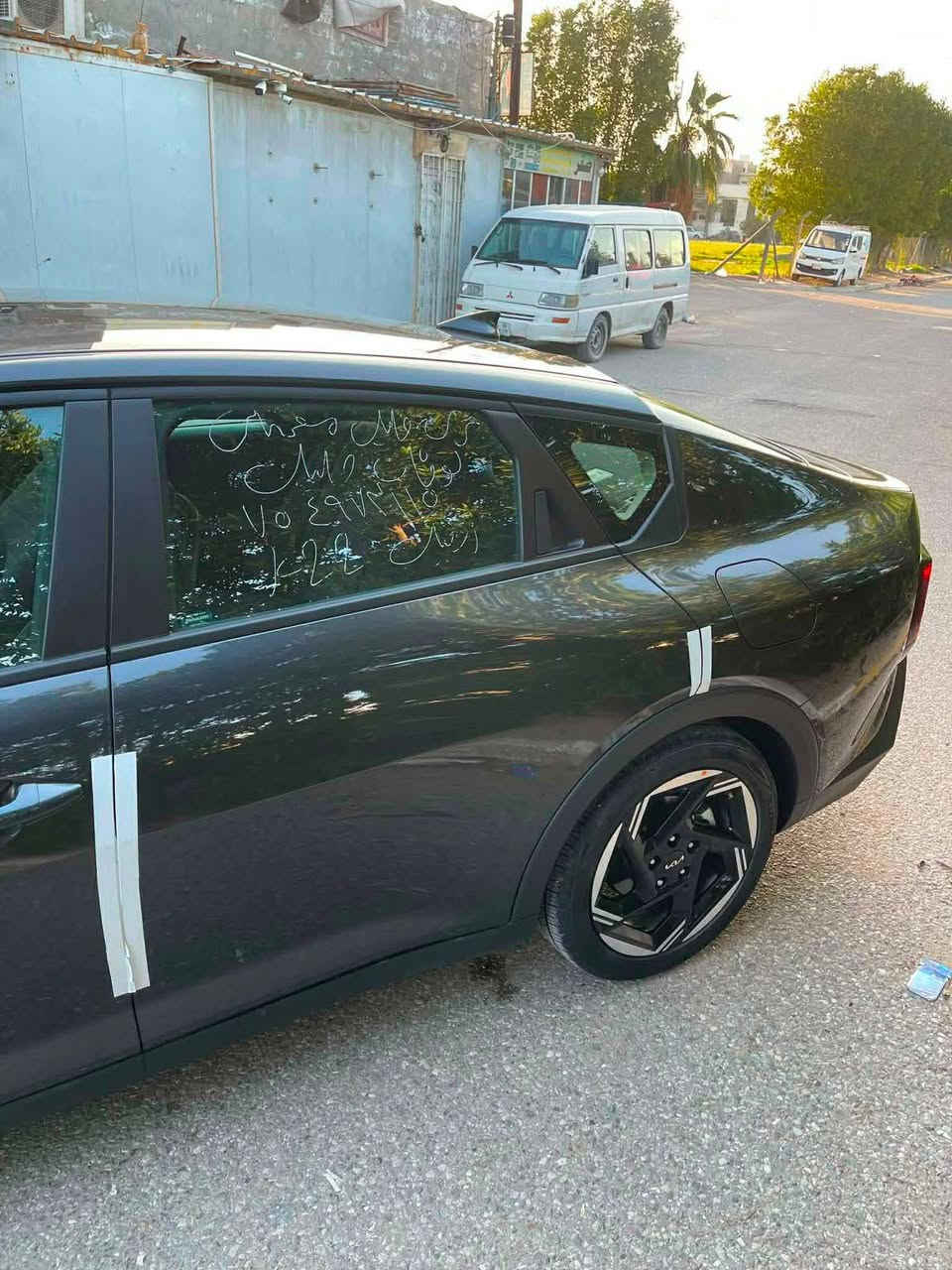 وارد امريكي حادث جاملغ وبنيد فقط بدون دواخل
رقم اربيل دولي تحويل او وكالة 

k4 2025 🚨🚨
بصمة  / هندبريك دكمة  / لايت LED  / مكينة 2000 دوش / شاشة كبيرة متصلة ديجتال   / اوتو هولد / LED امامي وخلفي / قيادة ذاتية / كامرة دوارة / رادار تعديل مسار / اوتو بريك / مود درايف / تحكم ستيرن / كروس سرعة /مانع انزلاق / بلوتوث / اواكس / USB /  رادار جانبي
مكان السيارة :- واسط الكوت
 
السعر 158💵
***********
