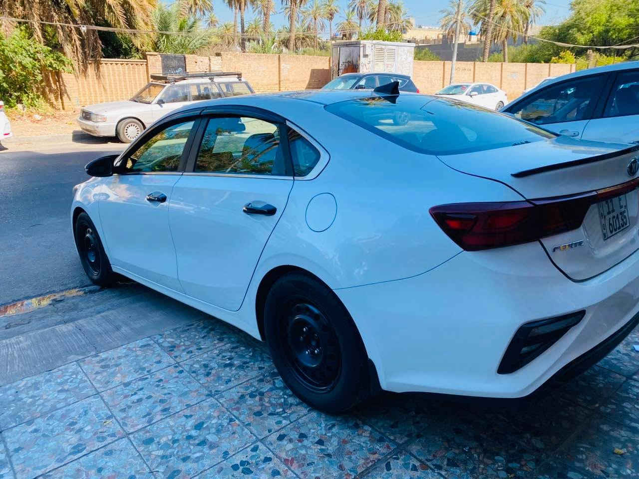 * 🚗 كيا فورتي EX موديل 2019
* 🇺🇸 وارد أمريكي
* ⚙️ محرك 2.0 لتر 4 سلندر 
* ⛽ اقتصادية بالوقود
* 📱 شاشة وسطية مع Apple CarPlay وAndroid Auto
* 🎵 بلوتوث وUSB
* 📷 كاميرا خلفية
* ❄️ تكييف
* 💡 اناره LED
* شاحن واير ليس
* رادر امامي+ جانبي
* تدفئه كشنات + ستيرن 
* حادث السياره تخريب ونفس القطع بلاديه راجعه 
* *********** للاستفسار
* السعر المطلوب 12.500 بغداد, العراق
