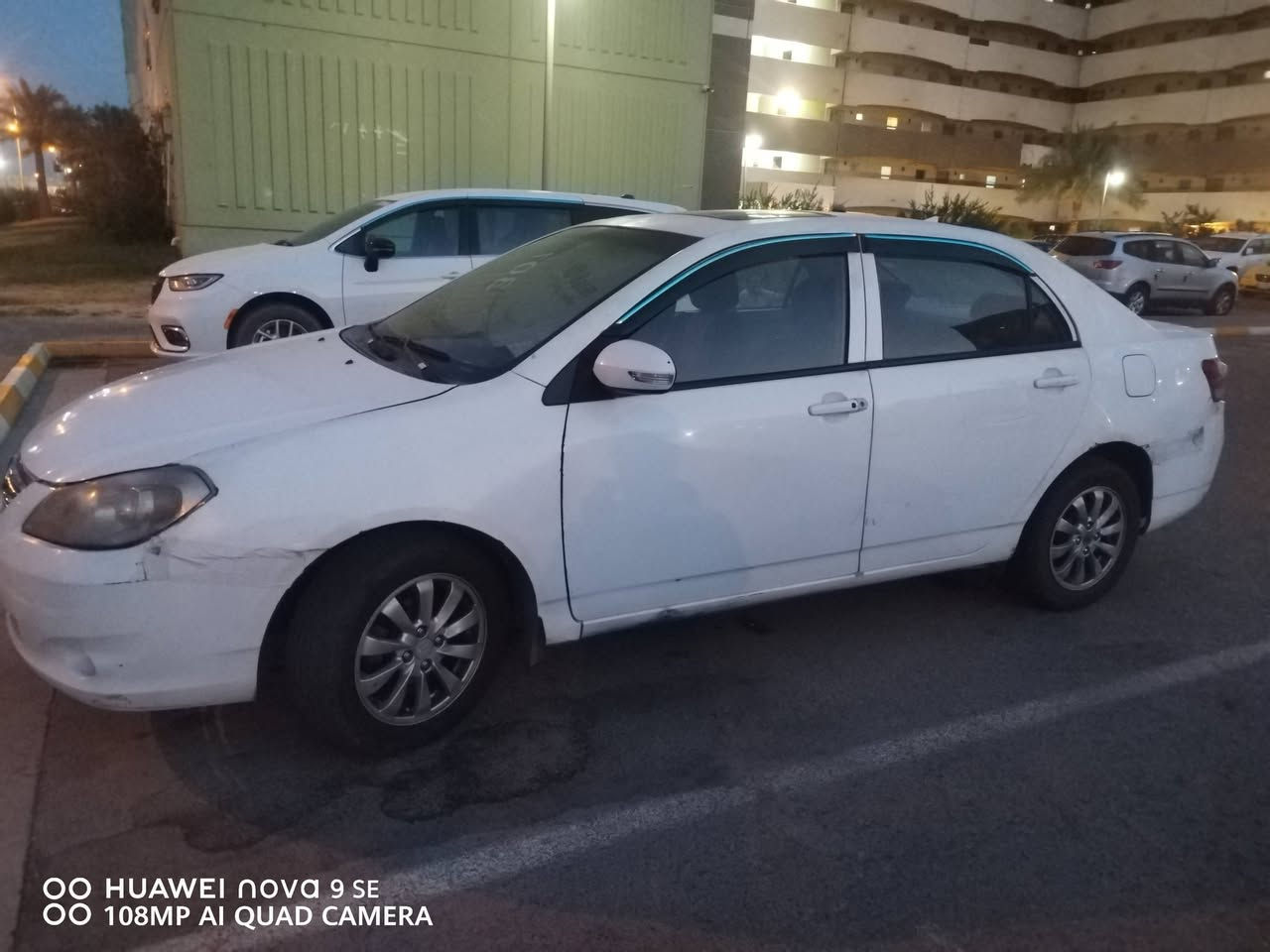 السلام عليكم BYD  G3 2013 سيارة جهازة تدفئه تبريد خيرمن الله كير اوتماتيك ومكينه تحكم استيرن تخم تاير 
بيه تبديل جاملغ فقط السيارة بسمي تحويل ثاني يوم رقم بغداد انكليزي السعر 48 رقم الهاتف *********** بغداد بسمايه او شارع فلسطين،(

نص مكتوب في الصور:
- HUAWEI nova 9 SE
- 108MP AI QUAD CAMERA
- OO HUAWEI nova 9 SE OO 108MP. AI QUAD CAMERA
