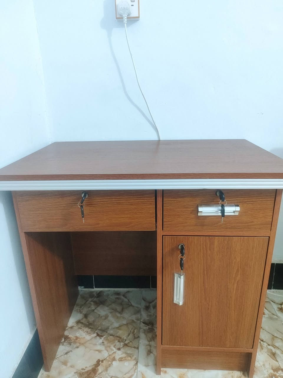 سلام عليكم احبتي
ثلاجه شركة روميو الاصليه سعرها 200 وبيها مجال للشراي اخت الجديده صارلها شهرين من اخذتها  ومكفوله من كلشي استخدام اسبوعين فقط + الميز السعر 80 قفل لان هو سعره 100 جديد صارله شهرين من اخذته ومااستخدمتهن 

مستعجل ع بيعهن المو شراي لايراسل المكان قضاء البطحاء للاتصال ***********
