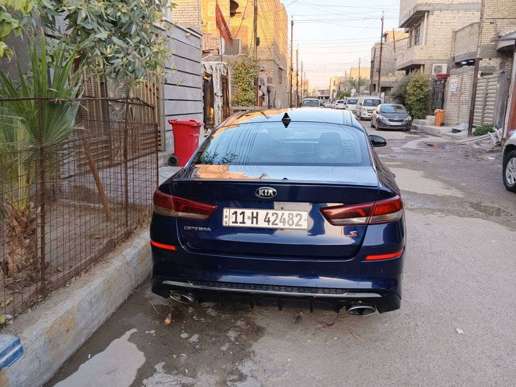 السلام عليكم ورحمه الله وبركاته 
كيا اوبتيما 2019 فئه S 
محرك 2400 gdi 
حادث سطحي بدون دواخل فقط باب السائق والباب الورا 
مواصفات السياره 
تشغيل + فتح + جنطه بصمه
كشنات جلد
داخل اسود 
تبريد مناخ منفصل 
رادار 360 
نقط عمياء 
مرايه تعتيم ذاتي 
فتح السقف بانوراما ثلاث طقات 
جام اوتو 
نظام ترفيهي ابل كار بلاي  اندرويد اوتو
تخم اطارات برجستون ياباني مقاس 18
تنبيه الخروج من المسار 
سياره بيها طخات في بضع الاماكن 
السياره تحتوي على منظومه غاز 
وخزان اضافي 60 لتر 
السياره جاهزه من دون اي نواقص 
العداد 98,721 مايل قابل للزياده 
السعر المطلوب 122 ورقه قابل للتفاوض بشيء بسيط 
العنوان بغداد العبيدي 
*********** بغداد, العراق
