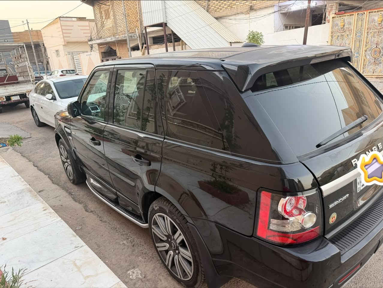 للبيع او المراوس بسياره احدث رانج روفر 2013 لون أسود ملكي رقم بغداد دولي محرك عادي فووول مواصفات مكفوله بلاديه السعر 125 ورقه السياره جاهزه من كلشي للاستفسار  واتساب اوالاتصال على الرقم ***********
