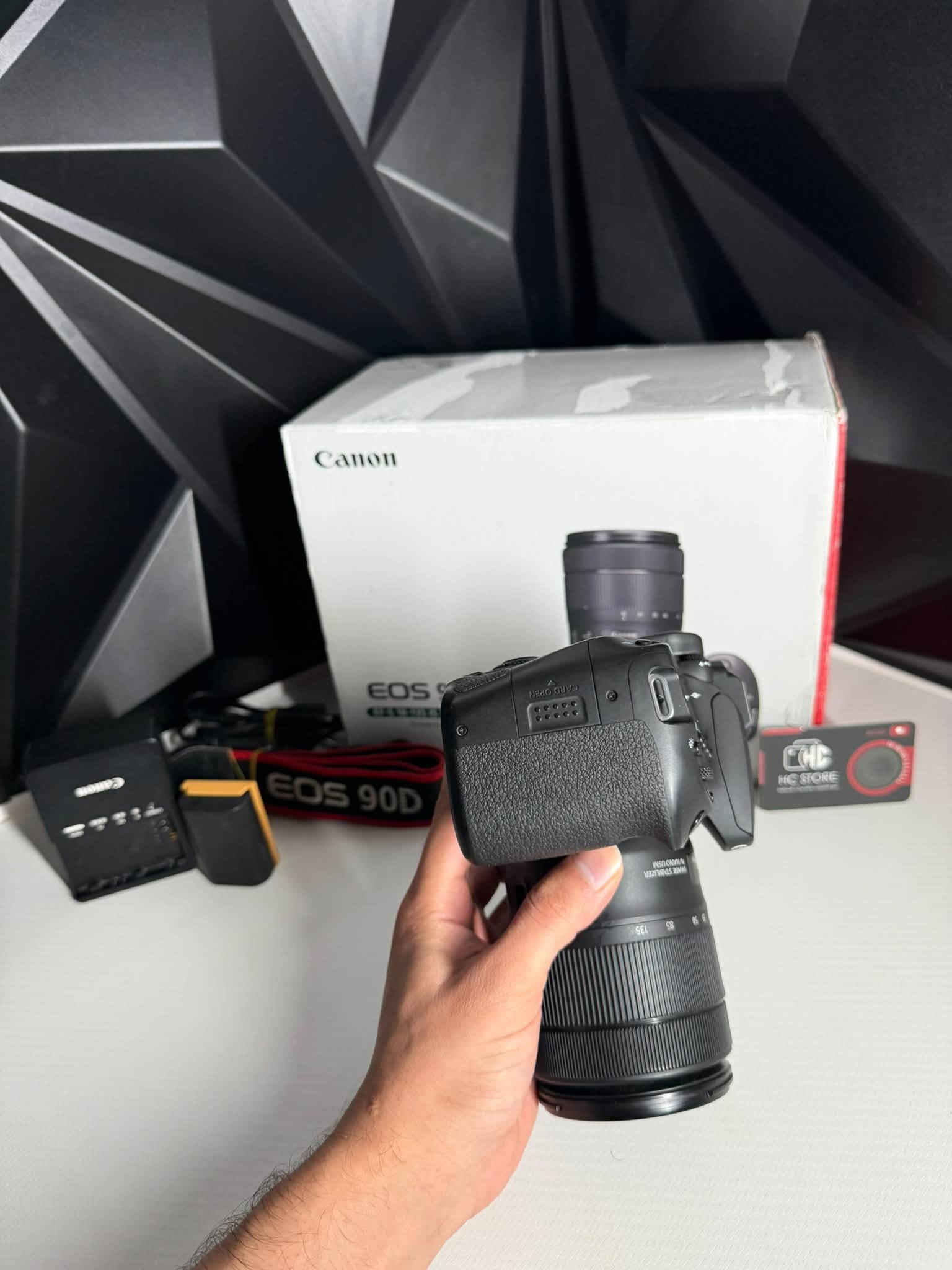 كانون 90D • عدسة 18-135mm USM • شاتر ١٤٠٠٠
