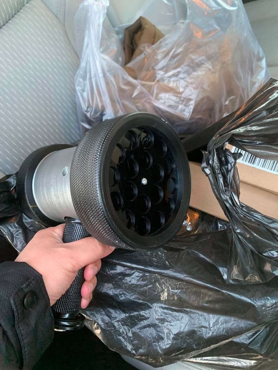 السلام عليكم 🫡اقوى يوف ٤ عدد  uv 18 ليد موجو د اخص سعر . بنفس سعر الجملة  🚗🙋🦾👀 واتساب (***********)ماسنجر  . سعر $ او تفاصيل.
