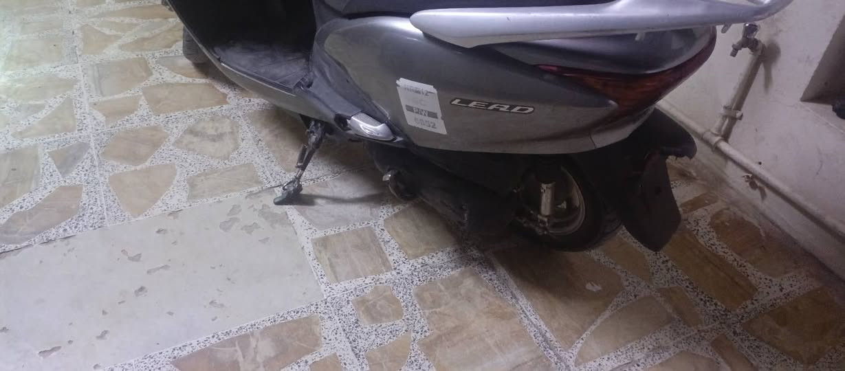 ليدي حديث 🏍
دراجة كفر مالته حلو

مكينه مفتوحه نشاطه وشلعه 
للمعاينه وقابله للتفاوض

تخم تاير تغليف كشن جديد 

گلجات جديده 

يعني اركب واطلع وين مايعجبك

دراجه شاهد الله متعوب عليها حيل  

اتصل وبيك خير ودلل‏‪***********‬‏
