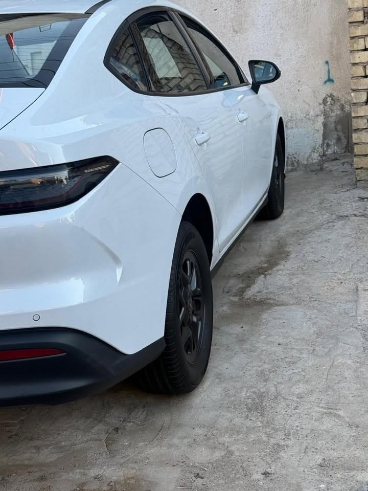 سيل فايف • ٣١ الف • شخط بالباب الخلفي