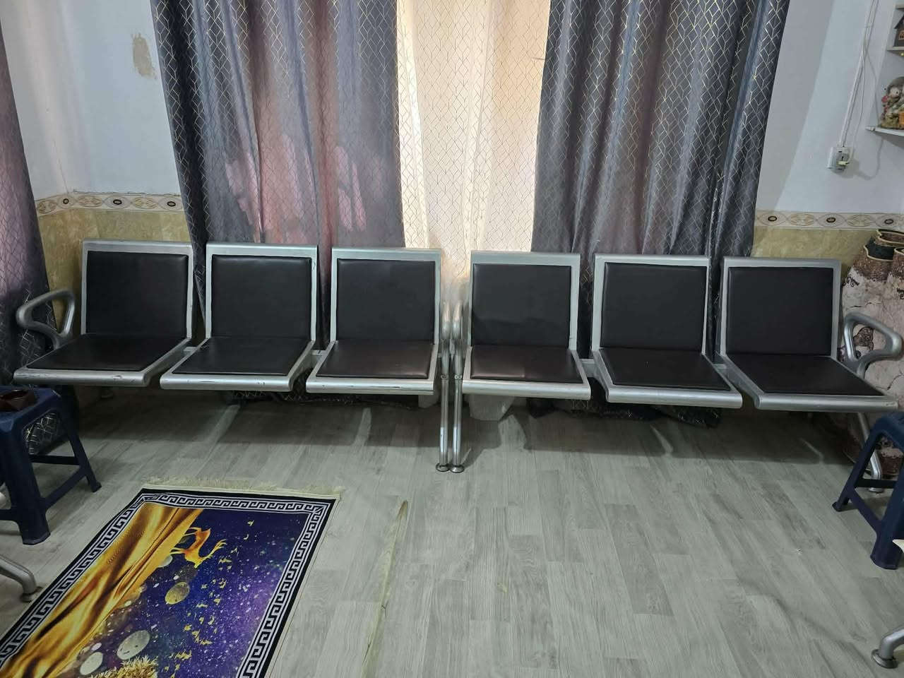 للبيع كراسي كل قطعه 3 كراسي سعر 75 الف عنوان ديوانيه عفك الإستفسار نتصل ***********
