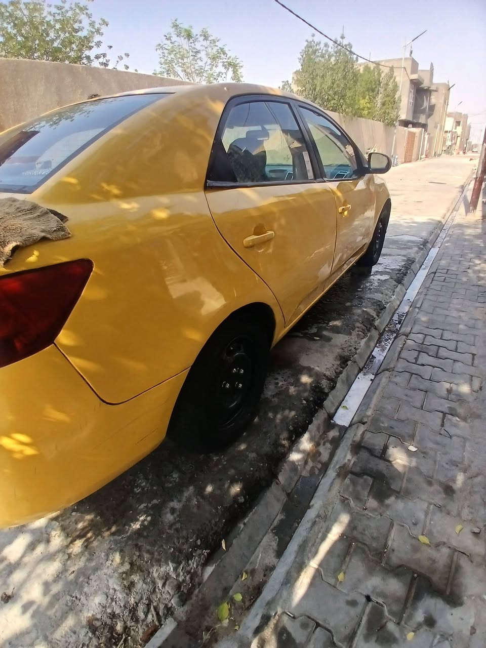 سلام عليكم كيه فورتي للبيع او مراوس  السياره وارد امريكي السياره بيه ضربه بل خلف ما عابره الضربه رقم السياره انبار السنويه 31 السياره بسمي   مداور ثاني يوم السياره هيئه غرامات مصفره  بيه تخم تاير جديد وحداديه جديده ومكان السياره بل سماوه مركز المدينه  السعر 70 وبيه مجال لاتصال والاستفسار على رقم الهاتف ((***********))
