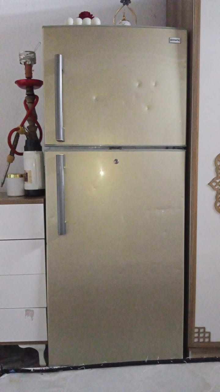 ثلاجه للبيع سعرها 150 وبيها مجال ‏‪***********‬‏
